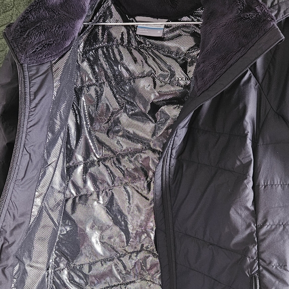 Black Columbia thermal insulated coat, Medium - Picture 6 of 9